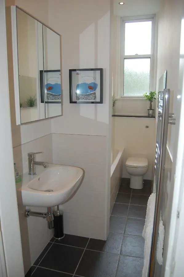 Home From Home At Number 2 Edinburgh Apartment